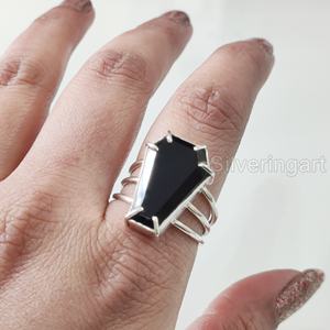 Anillo de Plata de Ley 925 Hecho a Mano para Mujer con Ónix Negro Natural en Forma de Ataúd, Piedra de Nacimiento de Diciembre, Regalo de Aniversario - Product Image 3