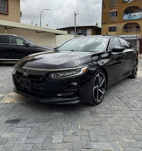 2018 Hondaas Accoords 2,0 T Spoorts ligeramente usados con bajos kilometraje disponibles para envío - Product Image 5