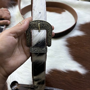 Cinturón clásico de piel de vaca de alta calidad, diseño de cinturón, hebilla, patrón de flores, fabricante al por mayor, conjunto de tamaños personalizados disponibles - Product Image 3