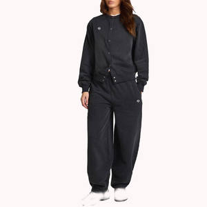 Ensemble de survêtement en polaire pour femmes, coupe décontractée, sweat-shirt à col rond avec boutons-pression et pantalon à jambe droite, vente en gros - Product Image 1
