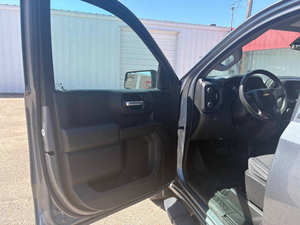 Auto Usado de Calidad a Precio Accesible, Chevrolet Silverado 1500 Custom 2019, Volante a la Izquierda - Product Image 4