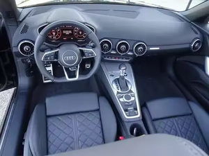 Audi T.T Convertible 2024 Usado, Volante a la Izquierda, Asientos de Cuero, 5 Plazas, Faros de Xenón, Pantalla Táctil, Cámara Trasera - Product Image 2