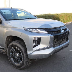 USADO Silver L200 2023-2024 AWD Volante a la Izquierda Asientos de Cuero ACC Automático Cámara Trasera 360 Neumáticos R18 SUV Diésel de 6 Cilindros - Product Image 1