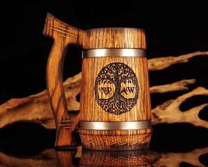 Tasse Viking en bois avec gravure sculptée à la main de haute qualité - Product Image 1