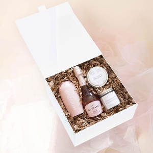 Caja de regalo dura blanca con tapa de cierre magnético Cajas de recuerdo cuadradas de 8 "x 8" x 4 "con acabado blanco brillante - Product Image 4