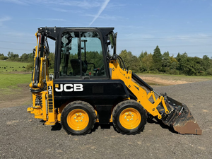 Chargeuse-pelleteuse et chargeuse compacte JCB 1CX Stage 5 4x4 d'occasion en bon état avec godet pour terre, PLC et moteur, prix abordable - Product Image 6