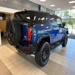 GMC HUMMER EV 2024 d'occasion en parfait état - Product Image 2