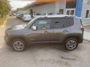 Usado 2016 J * EEP Renegade Limited - Product Image 2