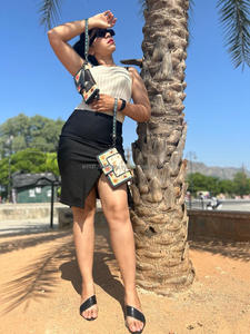 Nuevas pulseras de cuero de piel de vaca con estilo occidental, bolsos de mano diseñados para mujer, carteras con borlas de cuero con herramientas de Venta caliente - Product Image 4