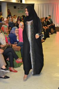Abaya stylée Full Stone Work, idéale pour les soirées - Product Image 1