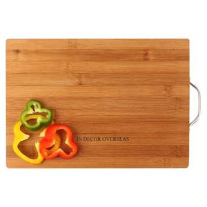 Suministros de tabla de cortar de madera de calidad Superior con forma de rectángulo con mango de Metal resistente con acabado plateado para un mejor agarre - Product Image 1