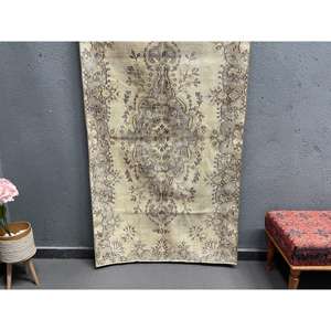 Alfombra Turca, Alfombra Vintage de 3.6x6.2 pies, Alfombra de Lana con Diseño Floral Marrón Gris - Product Image 1