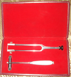 Juego neurológico de 2 piezas Martillo manual Tenedor de afinación Instrumentos quirúrgicos de diagnóstico Instrumentos de Otología Sialkot Pakistán - Product Image 1