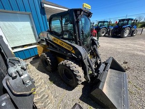 Chargeuse compacte sur chenilles New Holland L320 d'occasion, chargeuse-pelleteuse, moteur FPT, pompe KYB, moment de charge élevé, à vendre - Product Image 2