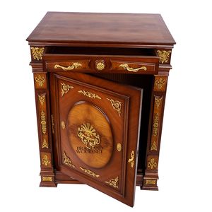 Meuble à chaussures de luxe de style Empire français avec élégante incrustation en noyer et accents en laiton doré moulé à la main pour entrée royale - Product Image 3