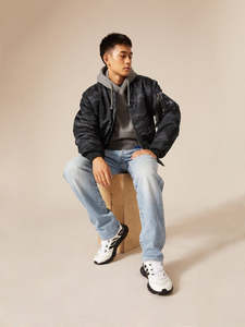 Chaqueta de bombardero negra personalizada de primera calidad para hombre, ropa al por mayor con logotipo personalizado, chaqueta de bombardero de trabajo informal para unisex - Product Image 3