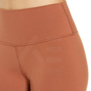 Shorts de yoga respirants en Spandex/Polyester pour femme, marque privée, avec taille élastique et taille mi-haute, pour usage extérieur - Product Image 5