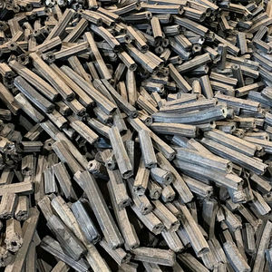 Charbon de bois durable fabriqué à partir de sciure de bois à 100% pour une chaleur constante et une cuisson propre - Product Image 1