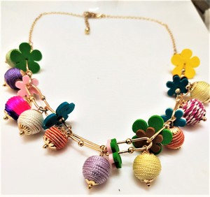 2024 nuevos pendientes de aro de pompón simples Color verde cuentas de semillas hechas a mano chapado en oro rosa para mujeres regalo de boda compromiso - Product Image 4