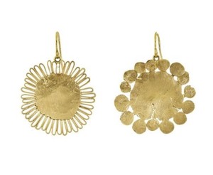 Elegantes pendientes clásicos de metal con acabado dorado vintage y adornos antiguos para un atractivo de moda étnica sofisticada - Product Image 6