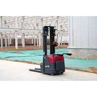 Chariot élévateur à mât de 2 m pour allées étroites, capacité 1,5 tonne, autonomie prolongée, hauteur max. 2 m, levage fluide, personnalisable