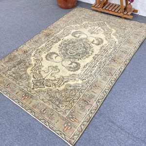 Alfombra Turca Vintage de 4.7x6.9 pies, Alfombra de Lana Marrón con Diseño de Puntos - Product Image 1