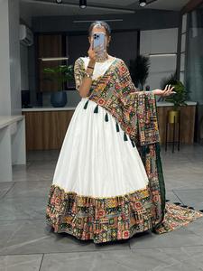 El último diseñador de algodón puro de rayón impreso Lehenga Choli por Fab Zone - Product Image 4
