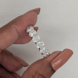 แหวนแต่งงานแบบคลาสสิกครึ่งวงประดับเพชรทรงรี 3.50 กะรัต ผลิตในห้องปฏิบัติการ สำหรับผู้หญิง วงทองคำขาว/เหลือง 10K/14K ของขวัญวันวาเลนไทน์ - Product Image 5