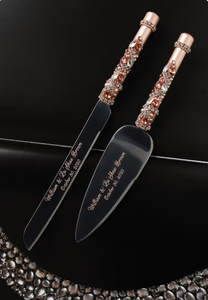 Verres <span class=keywords><strong>à</strong></span> vin en or rose pour la mariée et le marié, ensemble de serveurs <span class=keywords><strong>à</strong></span> gâteau gravés, idée cadeau pour la fête prénuptiale, flûtes <span class=keywords><strong>à</strong></span> <span class=keywords><strong>champagne</strong></span> personnalisées - Product Image 6