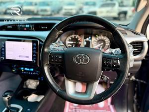 Toyota Hilux GR Sport 2024 Doppia Cabina Pickup, Trasmissione Automatica, Guida a Sinistra, Veicolo Utilitario a Benzina - Product Image 2