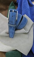 Ceinture en daim bleu cuir hommes ceinture personnalisée à la main avec boucle en métal LMB-0061 de haute qualité pour femmes