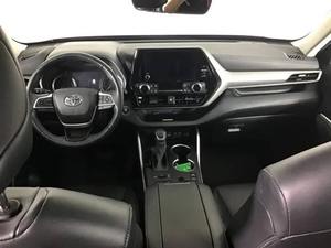 Usado cuidadosamente 2023 T-oyota H-ighlander XLE 4dr SUV AWD (2.4L 4cyl Turbo 8A) - Product Image 3