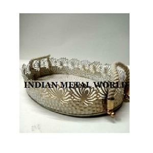 Plateau de service alimentaire de restaurant Plateau de nourriture en métal de taille moyenne le plus vendu avec poignées de corde à vendre - Product Image 1