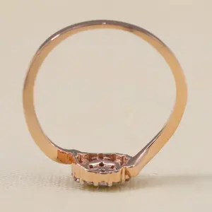 แหวนแต่งงานแบบวงแหวนเพชรคลัสเตอร์ลายดอกไม้ ดีไซน์หรูหราสำหรับเจ้าสาว - Product Image 1