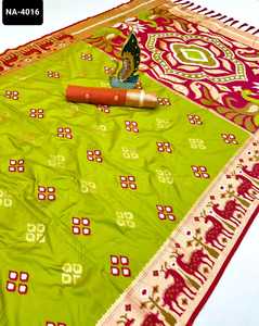 Fabrication indienne et prix de gros Vêtements de fonction traditionnels Collections de saris en soie douce et lourde pour femmes Sari en soie Banarasi - Product Image 5