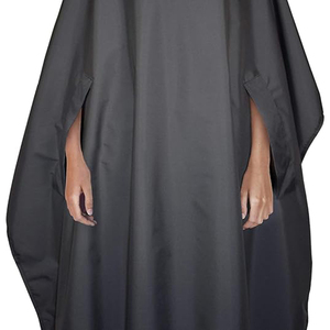 Vente en gros de capes de barbier personnalisées avec cou réglable, nylon de haute qualité, bonnet de coupe de cheveux professionnel imperméable et au design unique - Product Image 2