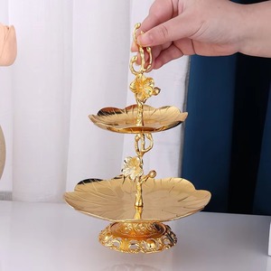 Plateau à deux étages en métal très vendu, se transformant facilement de l'organisation quotidienne du comptoir à une utilisation festive pour les fêtes - Product Image 5