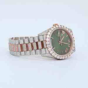 Montre analogique de sport de style antique, de qualité supérieure, avec diamants en moissanite de luxe, taille brillante, bracelet en cuir glacé, cadran en acier inoxydable et verre - Product Image 2