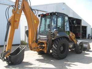 Chargeuse compacte sur pneus Case 575N EP 2022, pelle rétrocaveuse, moteur Kubota, vérin hydraulique Eaton, capacité nominale de 6 tonnes, garantie 1 an - Product Image 6