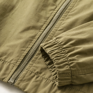Conjunto Deportivo Cortavientos con Capucha Color Caqui para Hombre, Traje Deportivo Ligero de Nailon Impermeable, Chaqueta con Cremallera Completa y Pantalones, Logotipo Personalizado OEM ODM - Product Image 4