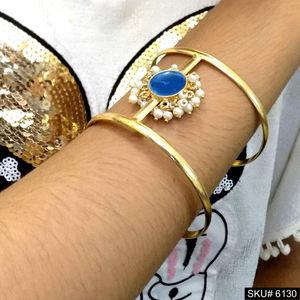 Impresionante Brazalete de Diseño con Perlas y Drusas, Joyería de Latón Chapado en Oro de 18k para un Estilo Vintage - Product Image 4