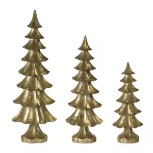 Sapin de Noël en métal doré avec finition brillante, idéal pour la décoration festive de luxe à la maison et l'exposition de table de fête - Product Image 1