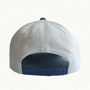 Gorra de Béisbol Personalizada OEM de Sarga de Algodón con Estructura en A, Gorra Deportiva de 5 Paneles para Hombre y Mujer - Product Image 4