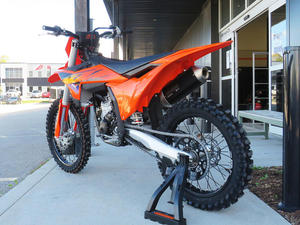 FREE SHIPPING NEW 2026 K_<b>T</b>_M 250 SX-F DIRT BIKE + FREE HELMET - Product Image 6