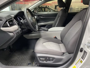 C.a mr.y LE 2024 Usado en Excelentes Condiciones, Gran Oferta, Bajo Kilometraje, Sin Problemas Mecánicos, Listo para Conducir - Product Image 3