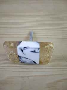 Bouton de porte en bois de résine écologique avec finition polie adapté aux armoires modernes, aux tiroirs et aux applications de meubles - Product Image 4