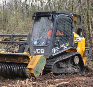 เครื่องบดไม้ไฮดรอลิกสำหรับงานหนัก รุ่น JCB 325T มือสอง สภาพดี ใช้สำหรับงานตัดไม้และเคลียร์พื้นที่ - Product Image 1