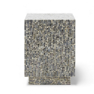 Tabourets faits à la main en nacre, incrustation de coquillages, design d'accentuation, meubles de siège pour appartement, intérieurs modernes et luxueux - Product Image 1