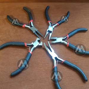 Jeu de 5 mini pinces. - Product Image 1