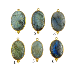Pendentif en pierre précieuse Labradorite Sculpture de fleurs Bijoux en laiton plaqué or et rhodium - Product Image 2